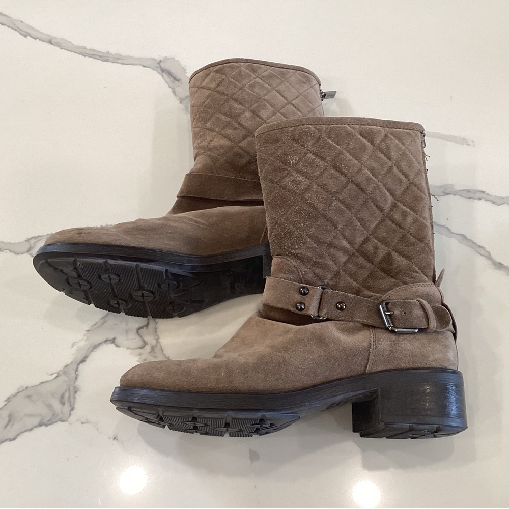 Women Boots size 6.5  Aquatalia Tan Quilted Combat Zip Size 6.5 Made In Italy